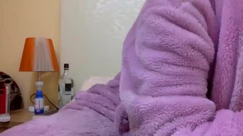 Snapshot of bermudatriangle12 chatting on February 18, 2025, 7:21 am tixxie online show from February 18, 2025, 7:21 am