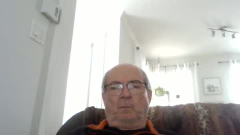 bernard1102 online show from April 5, 2026, 7:44 pm