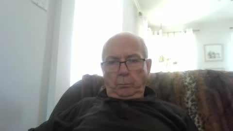 bernard1102 online show from June 7, 2026, 4:00 pm
