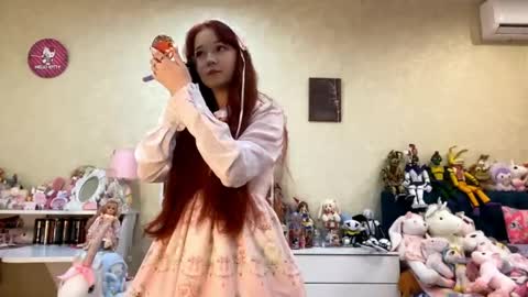 Eva  online show from April 24, 2026, 7:44 am