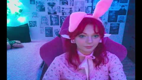 Snapshot of berriekitten chatting on October 8, 2025, 7:22 pm BerrieKitten online show from October 8, 2025, 7:22 pm