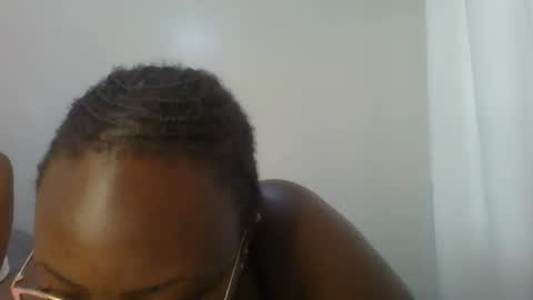 Snapshot of berries_lee chatting on March 11, 2025, 8:52 am berries_lee online show from March 11, 2025, 8:52 am