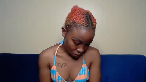 Snapshot of berries_lee chatting on November 4, 2025, 11:20 am berries_lee online show from November 4, 2025, 11:20 am