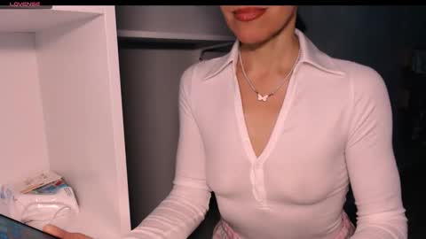 Snapshot of berry2024 chatting on February 1, 2026, 7:18 am berry2024 online show from February 1, 2026, 7:18 am