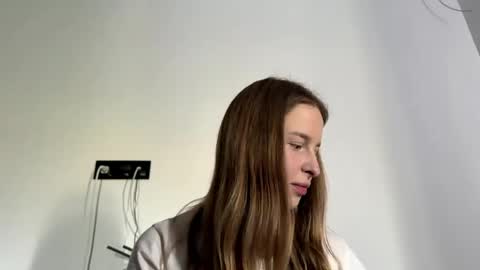 Lina online show from April 22, 2026, 2:07 pm