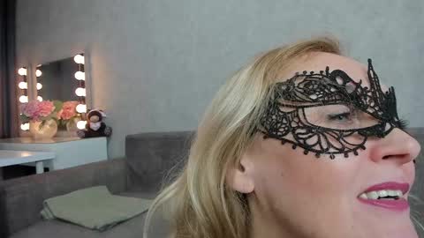 Snapshot of best__angelica chatting on February 10, 2025, 3:53 pm best__angelica online show from February 10, 2025, 3:53 pm
