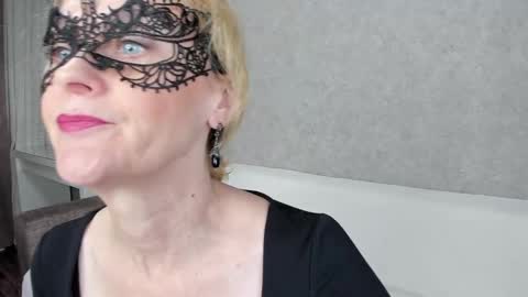 Snapshot of best__angelica chatting on February 24, 2025, 1:10 pm best__angelica online show from February 24, 2025, 1:10 pm