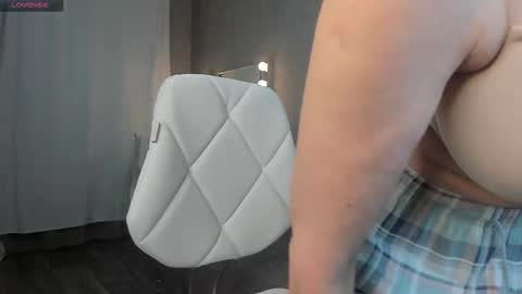Snapshot of best__angelica chatting on October 9, 2025, 4:16 pm best__angelica online show from October 9, 2025, 4:16 pm