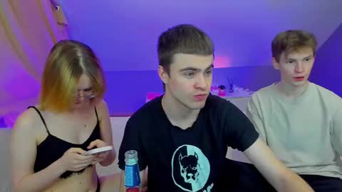 Danny and Kira online show from February 17, 2025, 8:47 pm