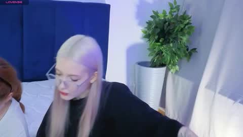 Danny and Kira online show from September 23, 2025, 2:53 pm