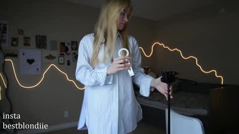 Snapshot of bestblondiiecb chatting on March 7, 2025, 5:38 pm Chloe Next stream on Friday online show from March 7, 2025, 5:38 pm