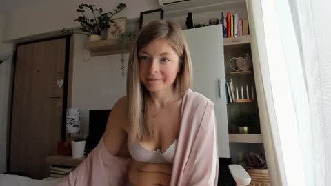 Vicky   online show from October 27, 2025, 8:29 am