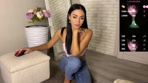 Teya online show from September 29, 2025, 3:50 pm