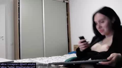 bethanylenz online show from December 20, 2025, 12:07 am