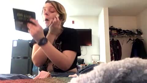 Bethanytakesitt online show from December 31, 2024, 6:13 pm