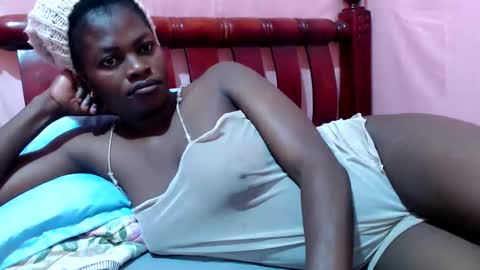 Snapshot of betina22 chatting on December 20, 2025, 5:36 am Betina online show from December 20, 2025, 5:36 am