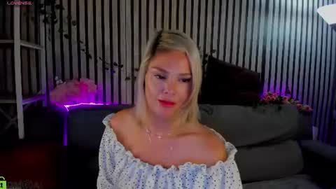 Snapshot of betty_brock chatting on June 14, 2026, 2:24 am Betty online show from June 14, 2026, 2:24 am
