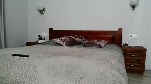 betty_sw online show from November 23, 2025, 12:16 pm