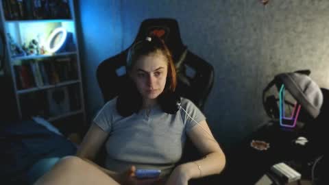beverly_yay online show from April 24, 2026, 12:46 am