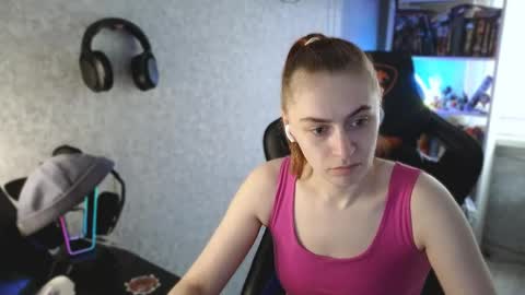 beverly_yay online show from April 29, 2026, 9:02 am