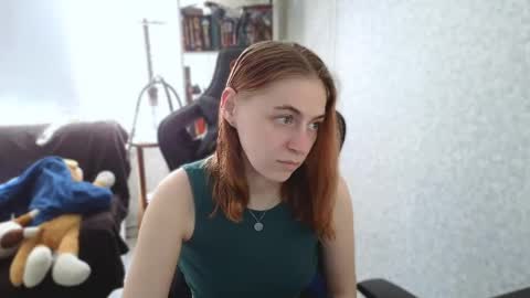 beverly_yay online show from May 9, 2026, 9:47 am
