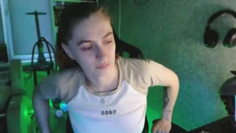 beverly_yay online show from May 25, 2026, 6:47 pm