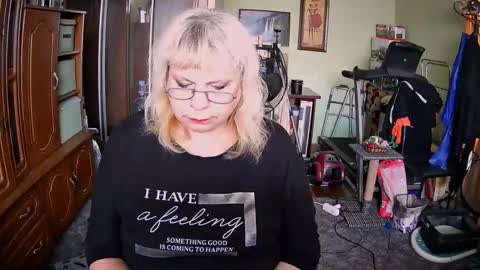 BeverlyQCynia online show from September 20, 2025, 11:00 am