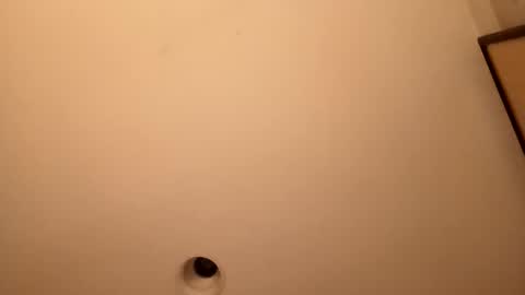 bgiamba21 online show from November 1, 2025, 7:32 am