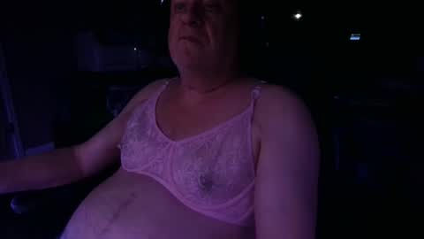 Redmoon online show from April 19, 2026, 4:01 am