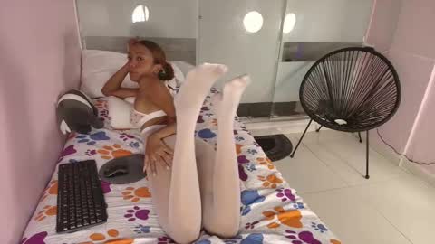 biancaa__18 online show from November 12, 2025, 7:35 pm
