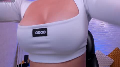 Bianca Pierce online show from December 22, 2025, 12:13 pm