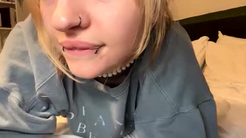 Ellie  online show from February 21, 2026, 3:29 am