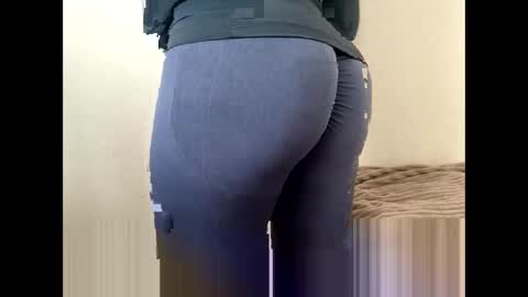 Snapshot of bibiroyce chatting on December 24, 2024, 9:39 am Bibi Royce online show from December 24, 2024, 9:39 am