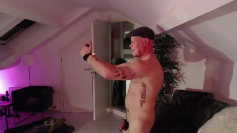 Snapshot of bickel chatting on January 7, 2025, 3:14 am Bickel online show from January 7, 2025, 3:14 am