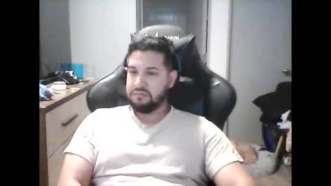 Snapshot of big_latin_boy_full_cum chatting on December 18, 2024, 5:10 pm latinBoyHuge online show from December 18, 2024, 5:10 pm