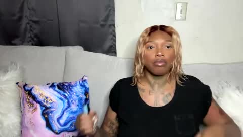 Snapshot of big_lavish chatting on January 6, 2025, 4:04 am Big Lavish online show from January 6, 2025, 4:04 am