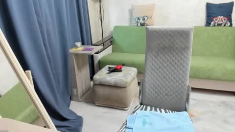 Snapshot of big_mam chatting on November 5, 2025, 2:44 am mom online show from November 5, 2025, 2:44 am