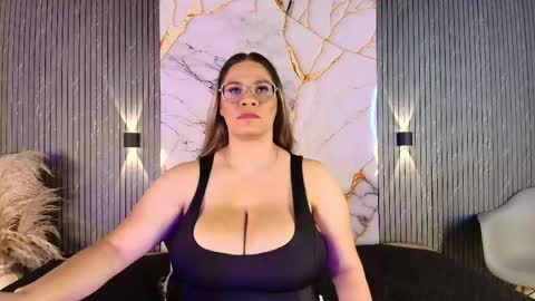 Snapshot of big_tits_in_your_face chatting on April 12, 2026, 8:25 pm Tell me Sophia online show from April 12, 2026, 8:25 pm
