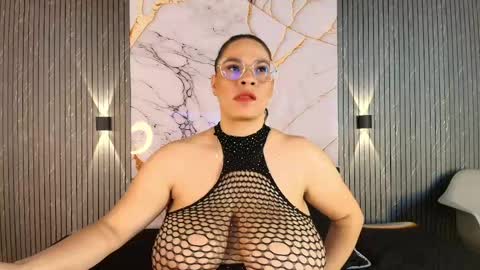 Snapshot of big_tits_in_your_face chatting on April 17, 2026, 8:34 pm Tell me Sophia online show from April 17, 2026, 8:34 pm