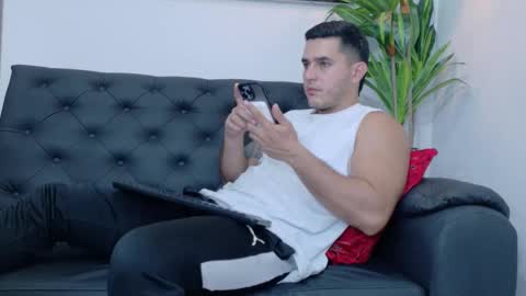 Snapshot of big_tylerr chatting on February 11, 2026, 6:13 pm Tylerr online show from February 11, 2026, 6:13 pm