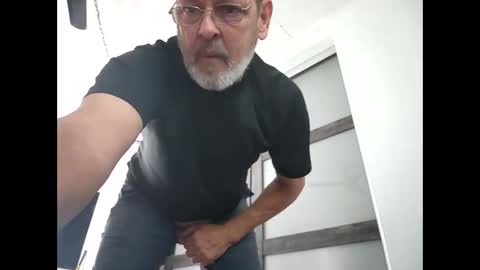 Snapshot of bigal9816192 chatting on December 12, 2024, 6:10 pm bigal9816192 online show from December 12, 2024, 6:10 pm