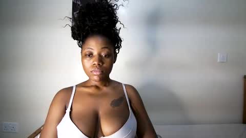 bigassmello_ online show from May 15, 2026, 11:45 pm