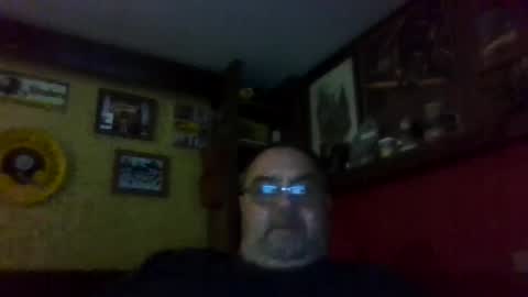 Snapshot of bigbear1971 chatting on December 5, 2024, 4:20 am bigbear1971 online show from December 5, 2024, 4:20 am