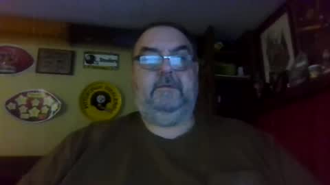 Snapshot of bigbear1971 chatting on December 9, 2024, 5:08 pm bigbear1971 online show from December 9, 2024, 5:08 pm
