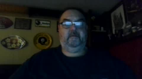 Snapshot of bigbear1971 chatting on December 16, 2024, 3:43 pm bigbear1971 online show from December 16, 2024, 3:43 pm