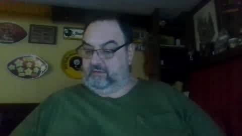 Snapshot of bigbear1971 chatting on January 1, 2025, 4:50 pm bigbear1971 online show from January 1, 2025, 4:50 pm