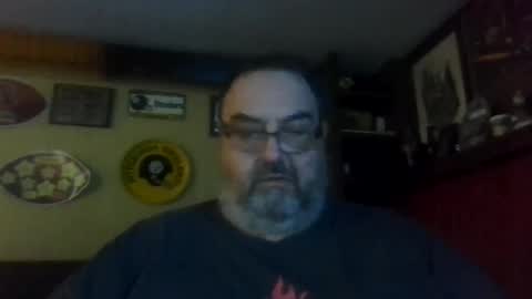 Snapshot of bigbear1971 chatting on January 7, 2025, 7:17 pm bigbear1971 online show from January 7, 2025, 7:17 pm