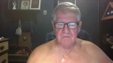 Snapshot of bigbeerdrinker1 chatting on October 22, 2025, 3:23 pm bigbeerdrinker online show from October 22, 2025, 3:23 pm