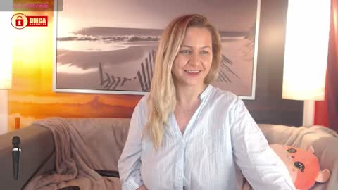 Snapshot of bigboobsarri chatting on January 9, 2025, 12:14 am BigBoobsArri online show from January 9, 2025, 12:14 am