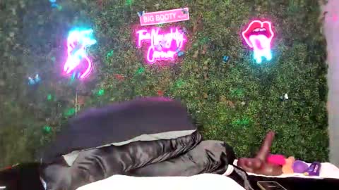 bigbuttsarena online show from March 4, 2026, 9:15 am